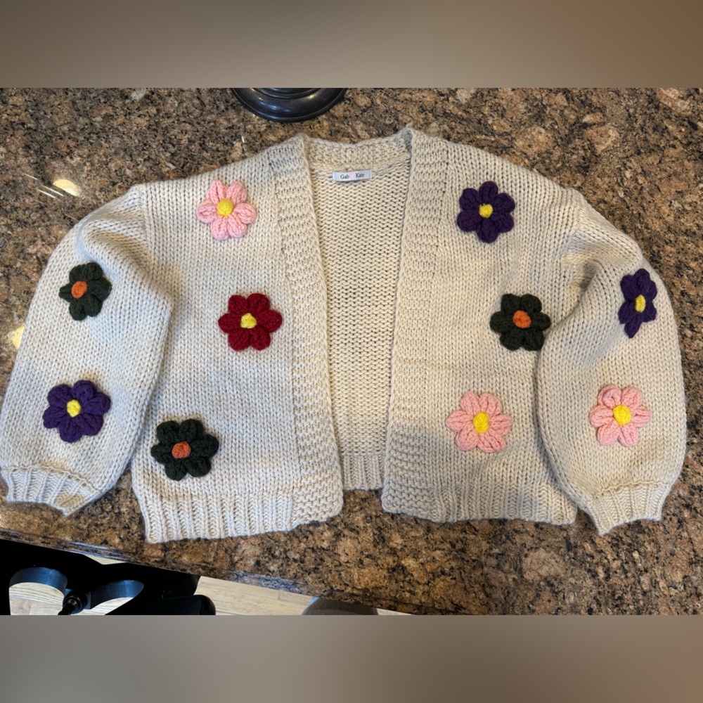 Floral Appliqué Thick Knit Cardigan